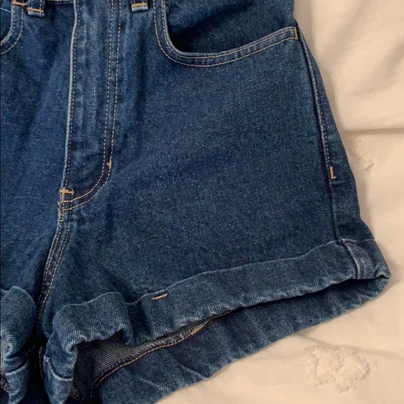 High waisted denim shorts - Picture 2 of 3